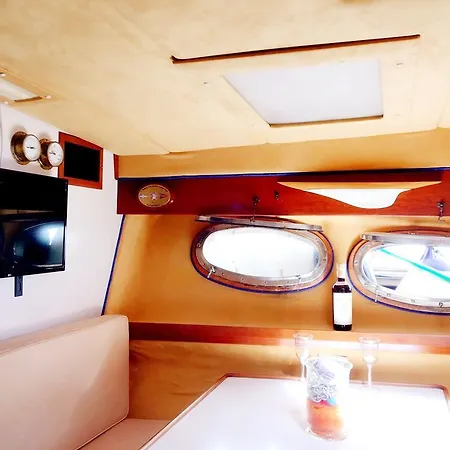 Bateau-hôtel Tj Di Jetset Cagliari