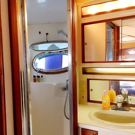 Bateau-hôtel Tj Di Jetset *